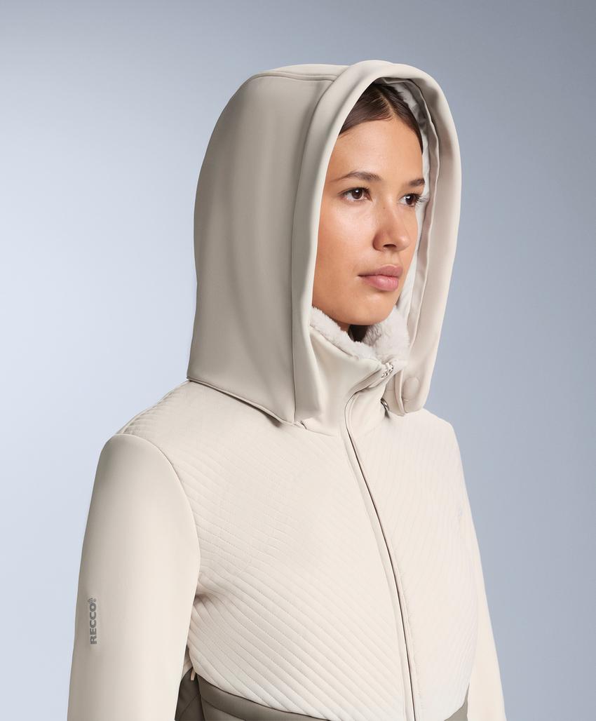 Спортивный комбинезон для горных лыж с защитой от влаги и контрастными блоками