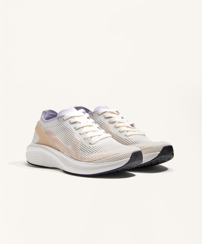 Кроссовки для бега - для начинающих, легкие