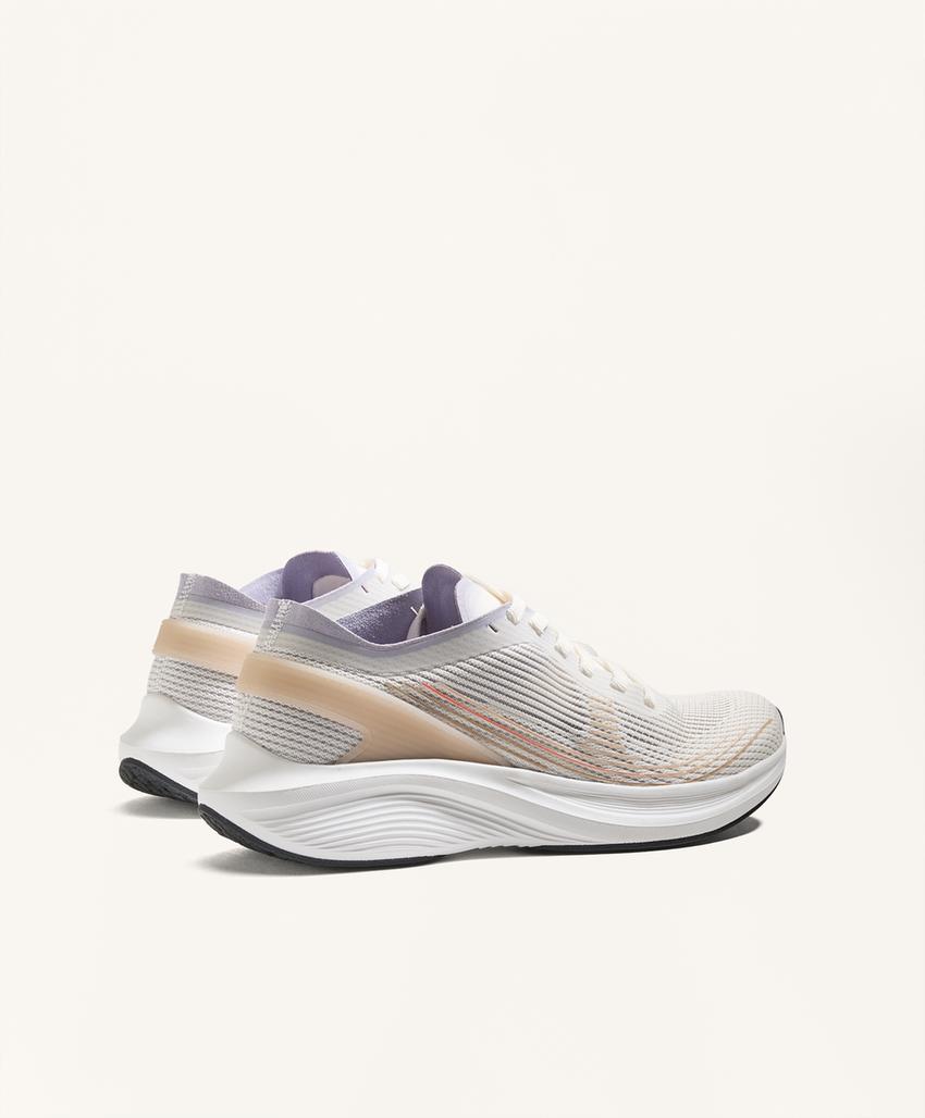 Кроссовки для бега - для начинающих, легкие