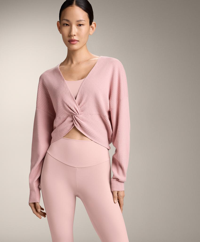 Джемпер с заплетенным узором