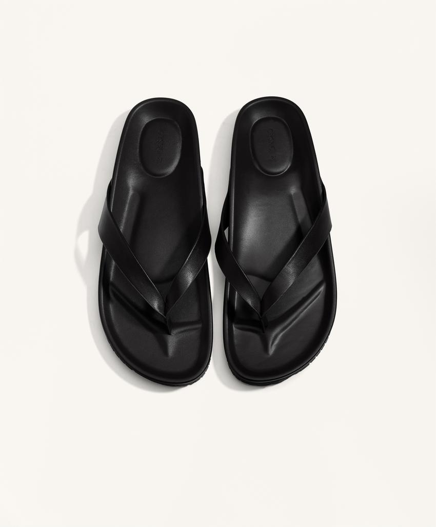 Босоножка с ремешками на плоской подошве