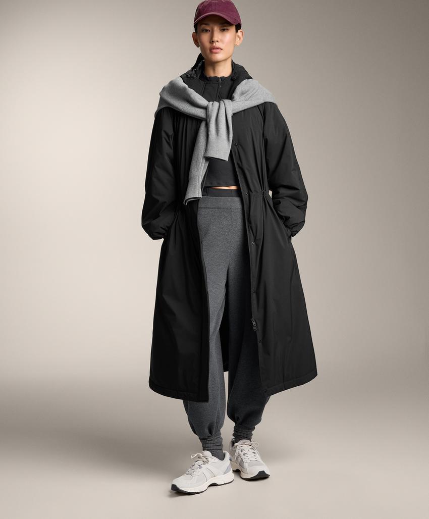 Длинный утепленный пуховик oysho из 10k thindown® водонепроницаемый и легкий