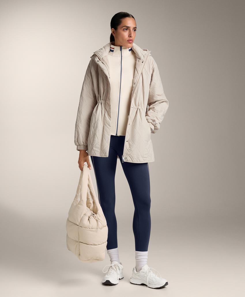 Светлая теплая техническая резиновая куртка