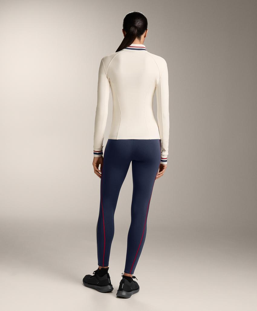 Светлая теплая техническая резиновая куртка