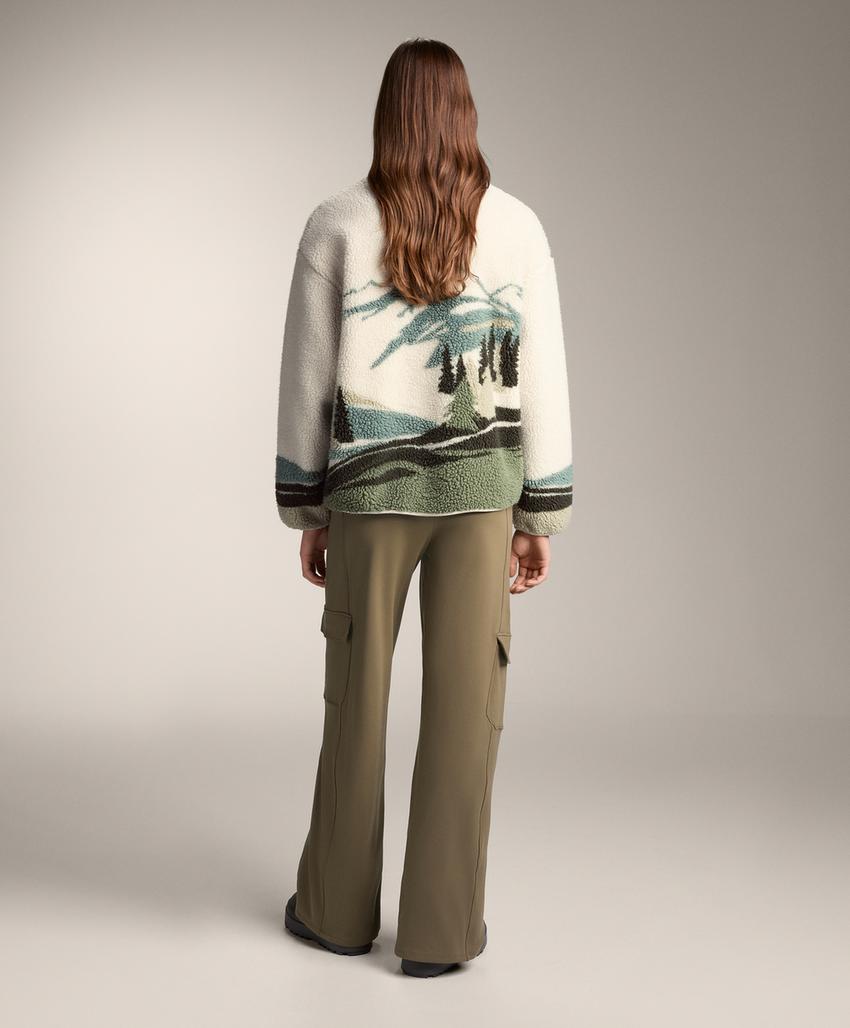 Свитшот с отделкой под мех оленями и ландшафтом