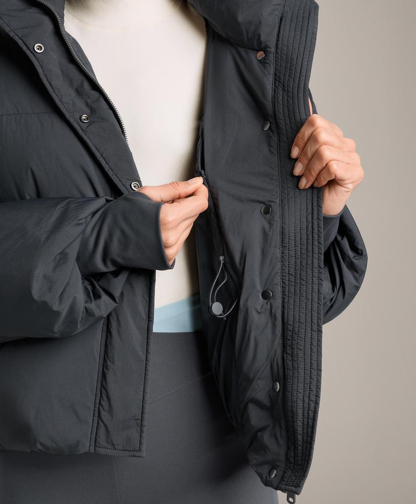 Короткая куртка с наполнителем из 100% пуха