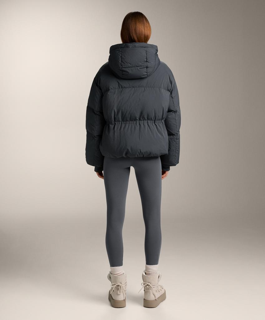 Короткая куртка с наполнителем из 100% пуха