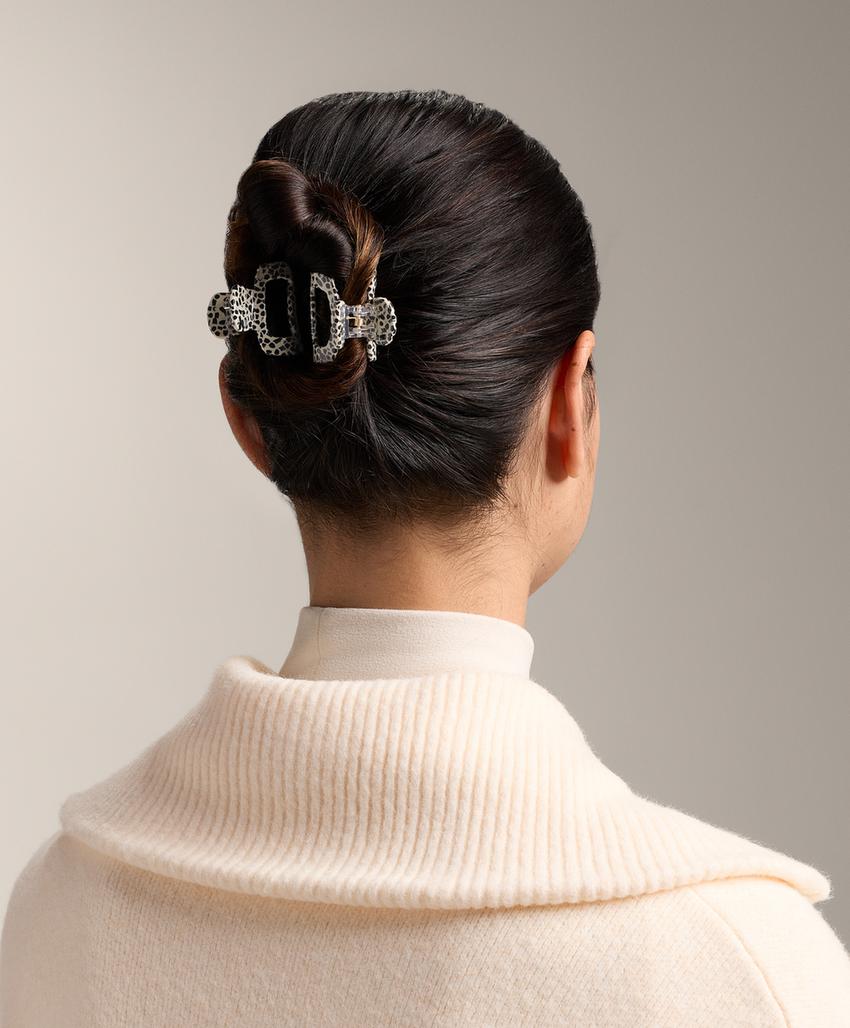 2 заколки для волос с эффектом мрамора