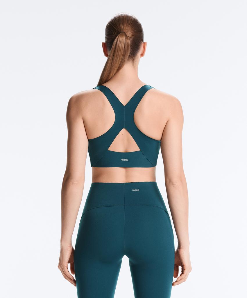 Компрессионный бюстгальтер средней поддержки с чашечками