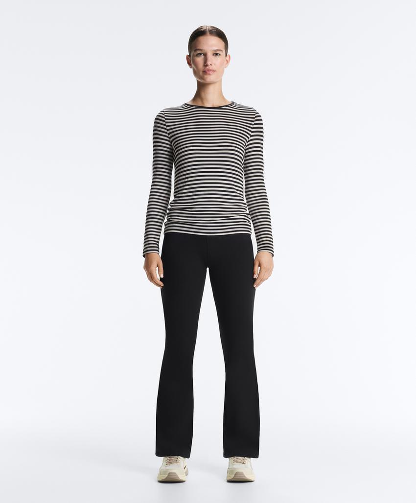 Футболка с длинным рукавом в полоску, облегающий крой