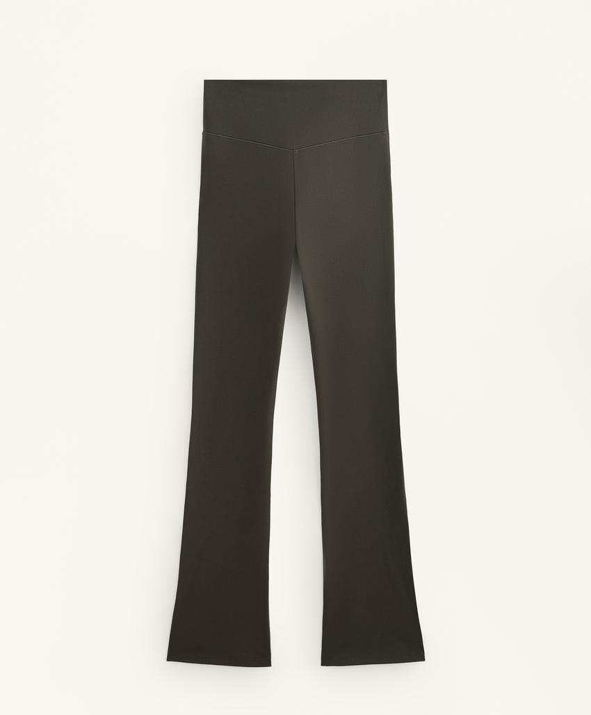 Брюки со средней посадкой и широкими штанинами evermove