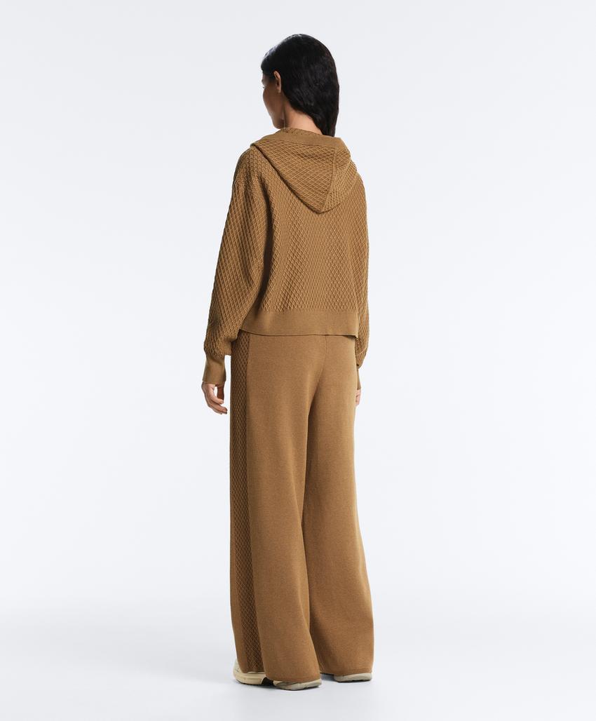 Вязаная куртка с капюшоном