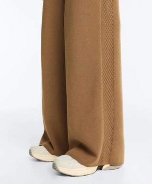 Вязаные брюки прямого кроя со структурным узором по бокам- Заказать в России