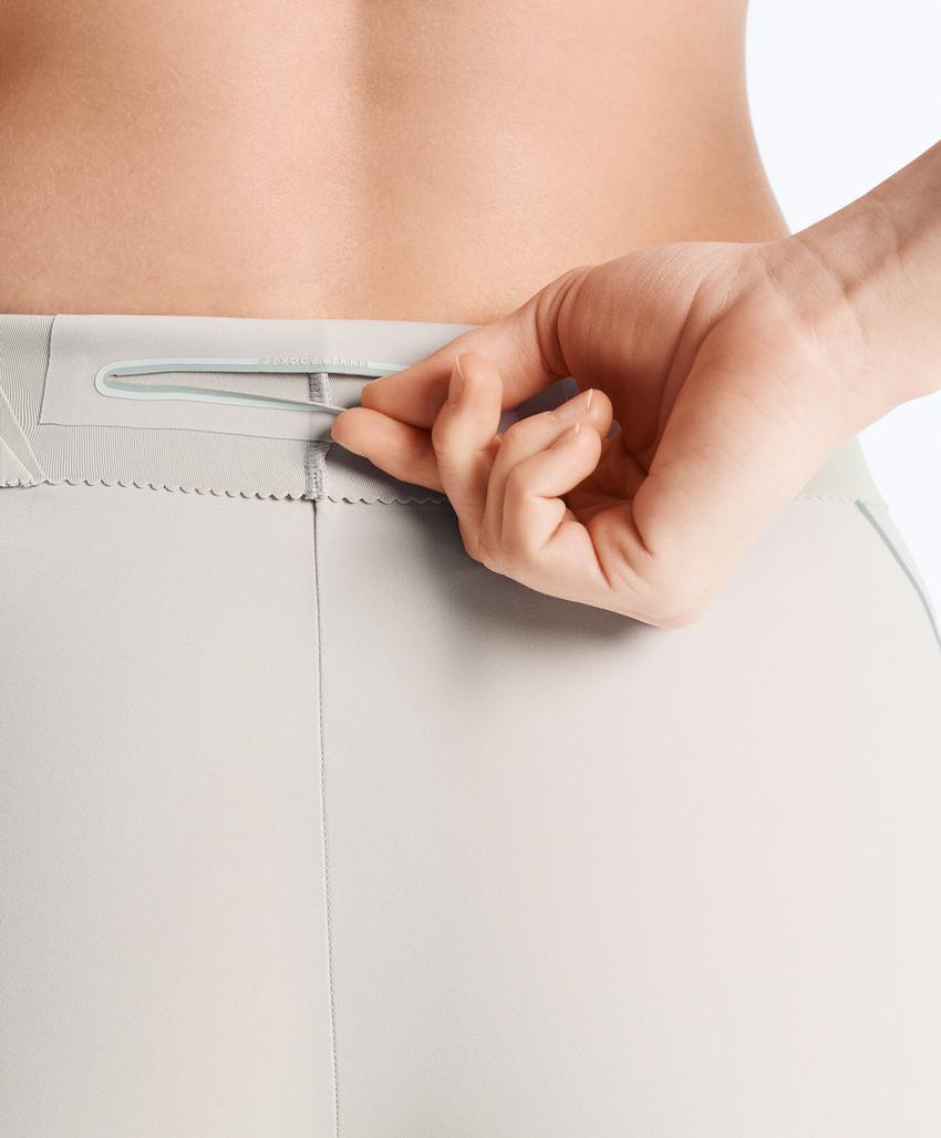 Леггинсы с высокой посадкой и компрессией для контроля фигуры с отражающими элементами на щиколотке