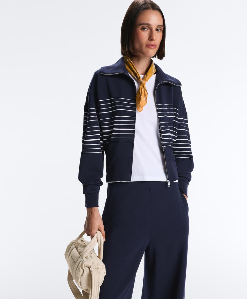 Куртка в морскую полоску из мягкого модала