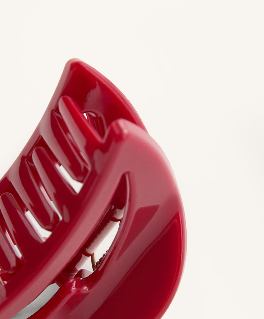 2 заколки для волос в форме сердца