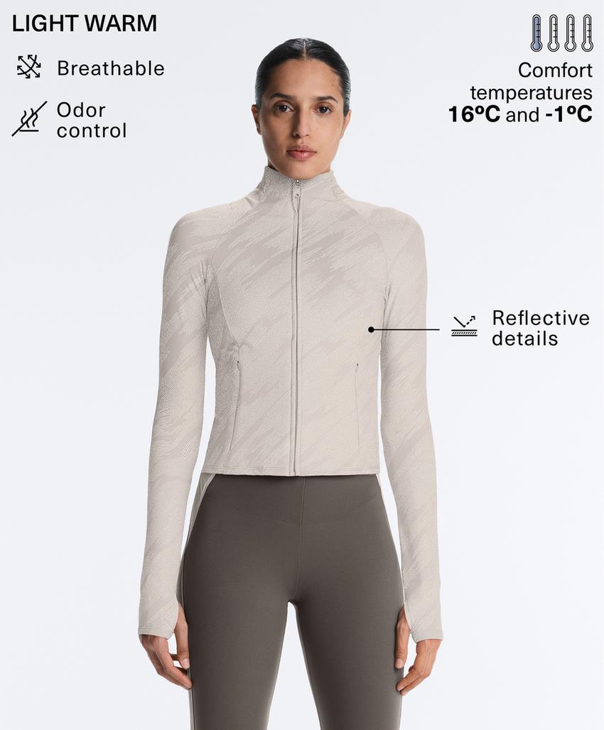 Light warm reflective technical jacket