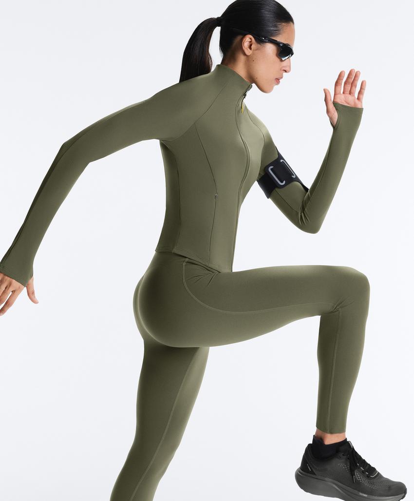 Легкая и теплая высокотехнологичная куртка