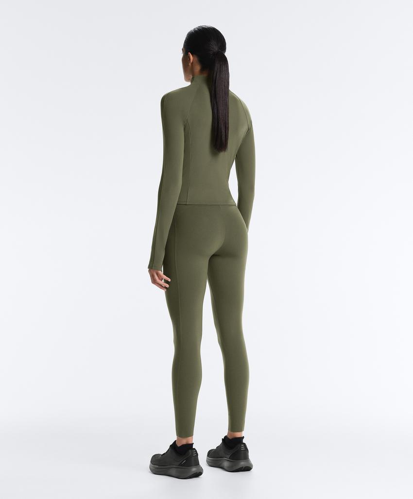 Легкая и теплая высокотехнологичная куртка