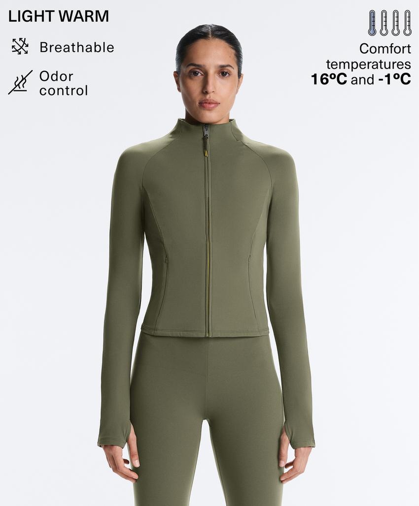 Легкая и теплая высокотехнологичная куртка