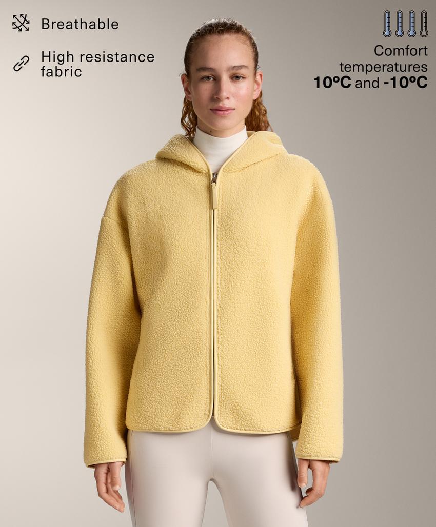 Полушубок с капюшоном из искусственного меха