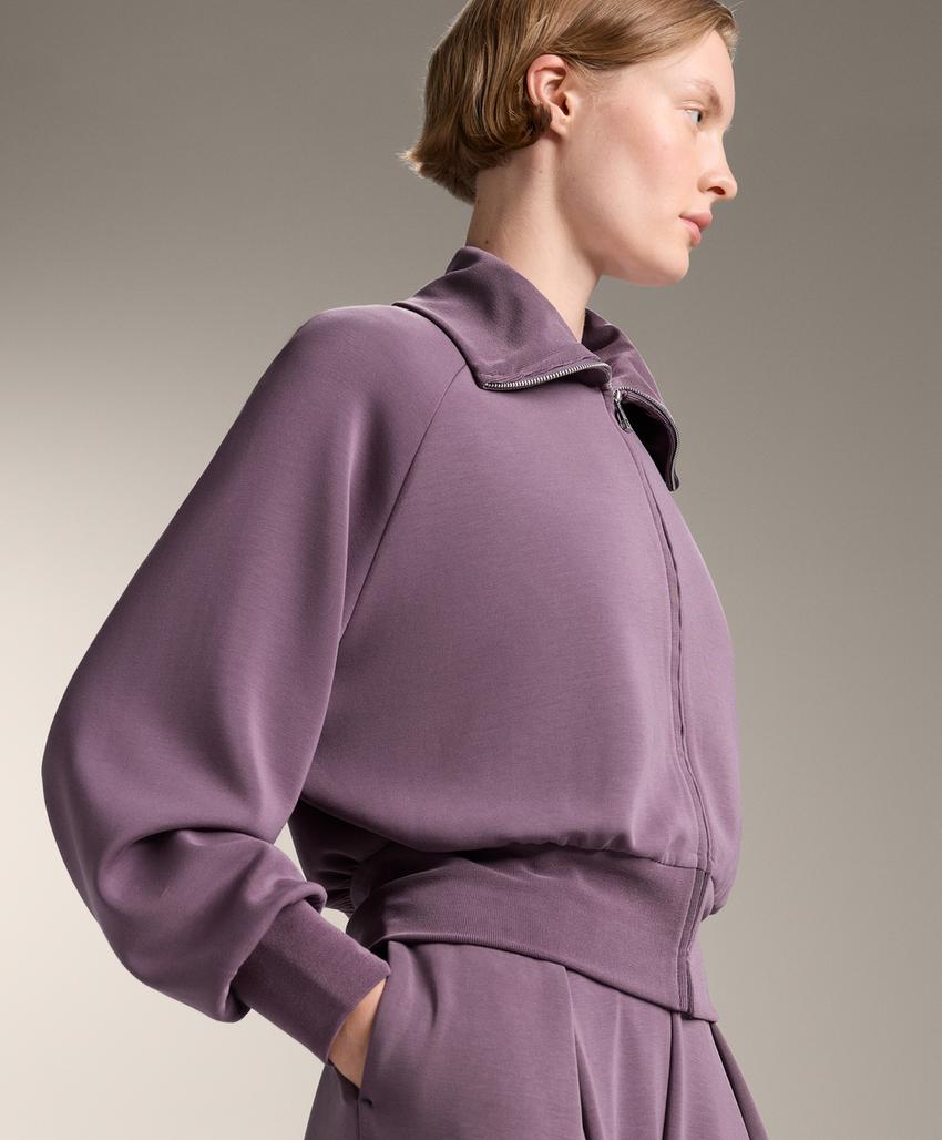 Пиджак с высоким воротником и приталенной талией из мягкой модальной ткани