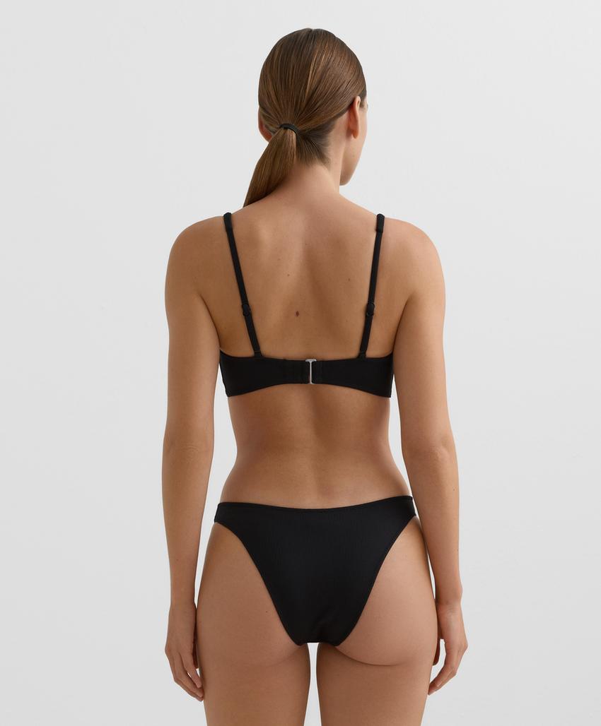 Топ бикини с завязкой на шее из пике