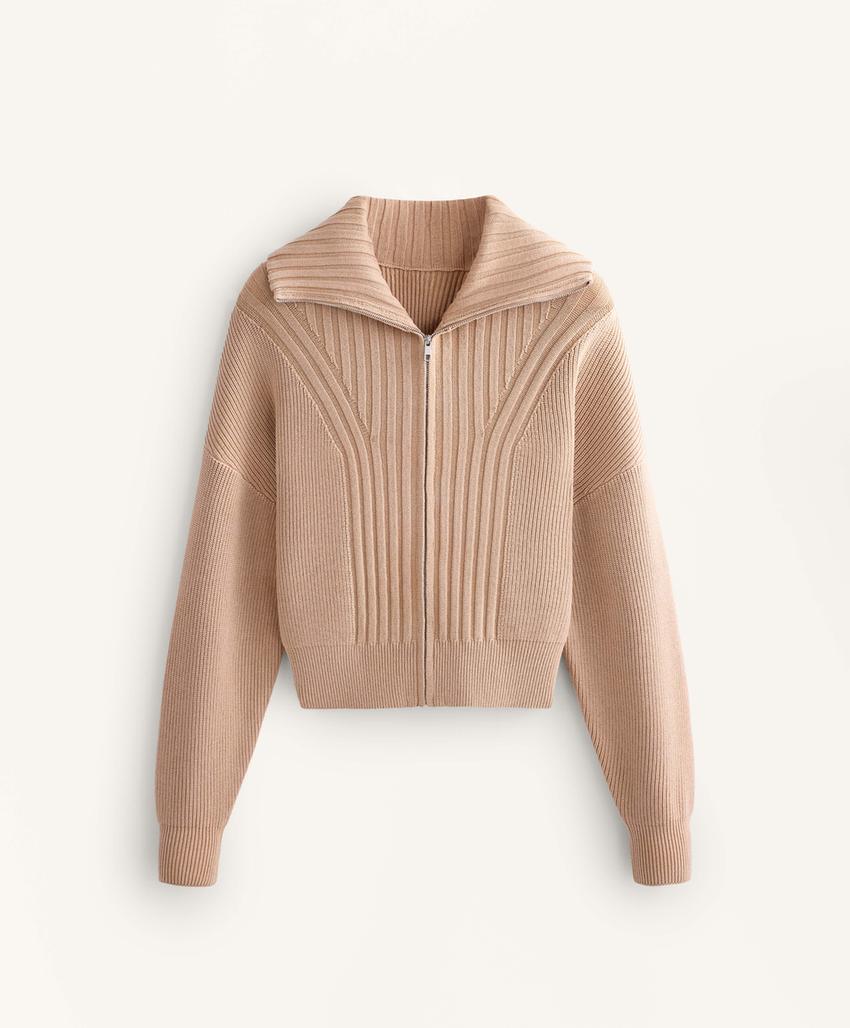 Вязаная куртка в рубчик