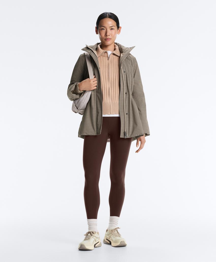 Вязаная куртка в рубчик