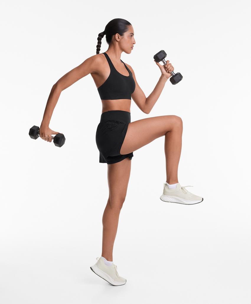 Универсальные кроссовки для многофункциональных тренировок