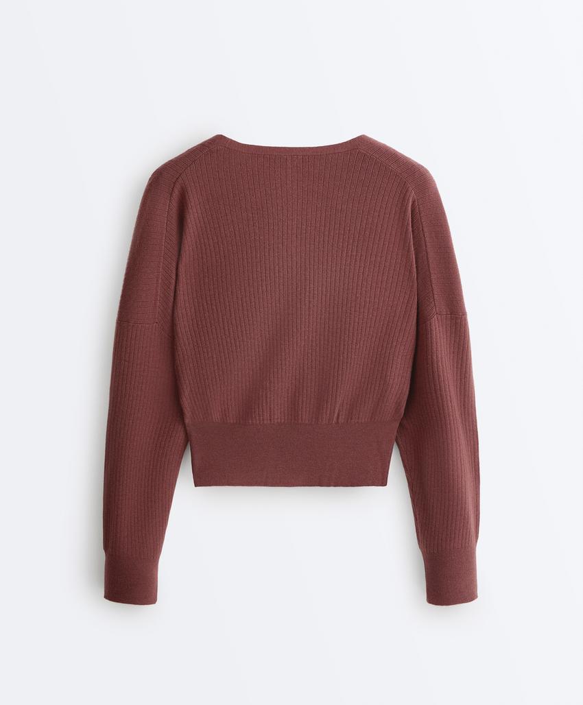 Пуловер с вязаным узором