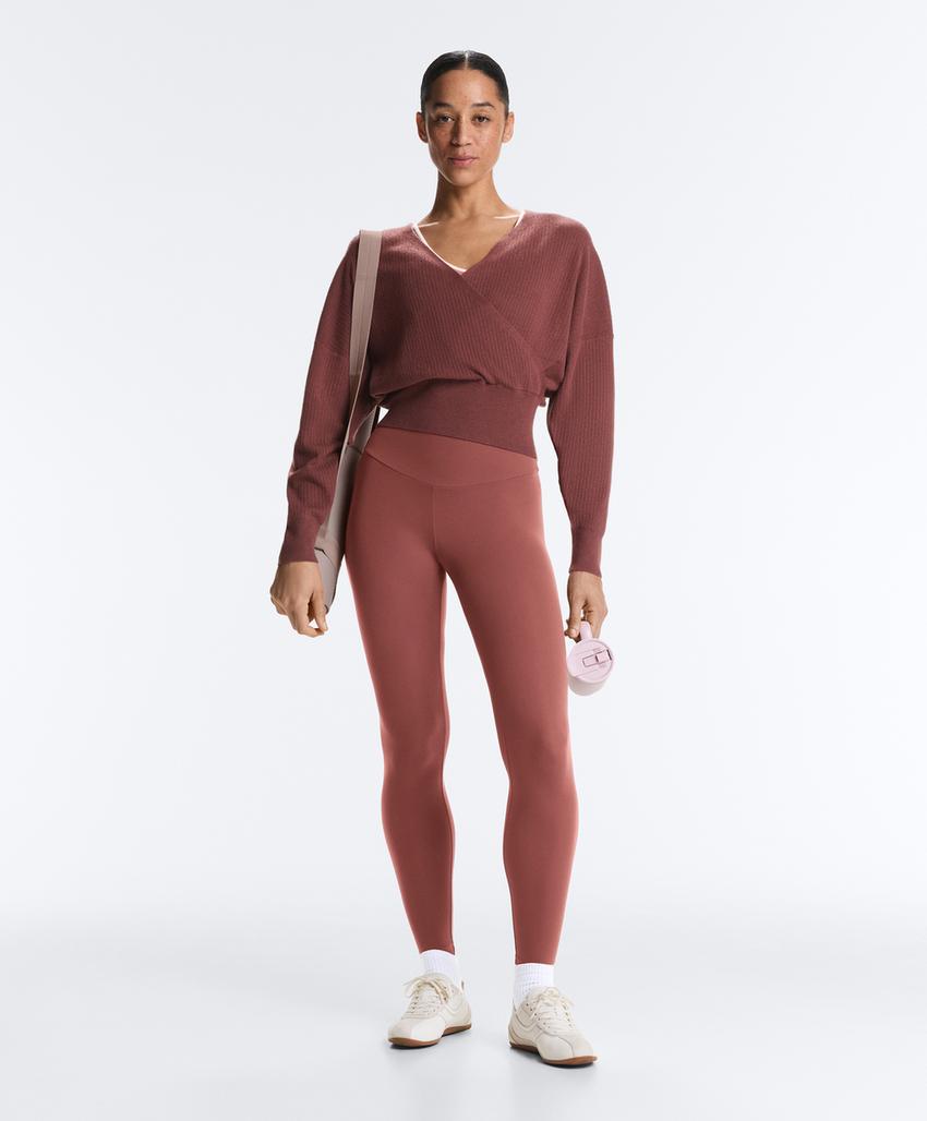 Пуловер с вязаным узором