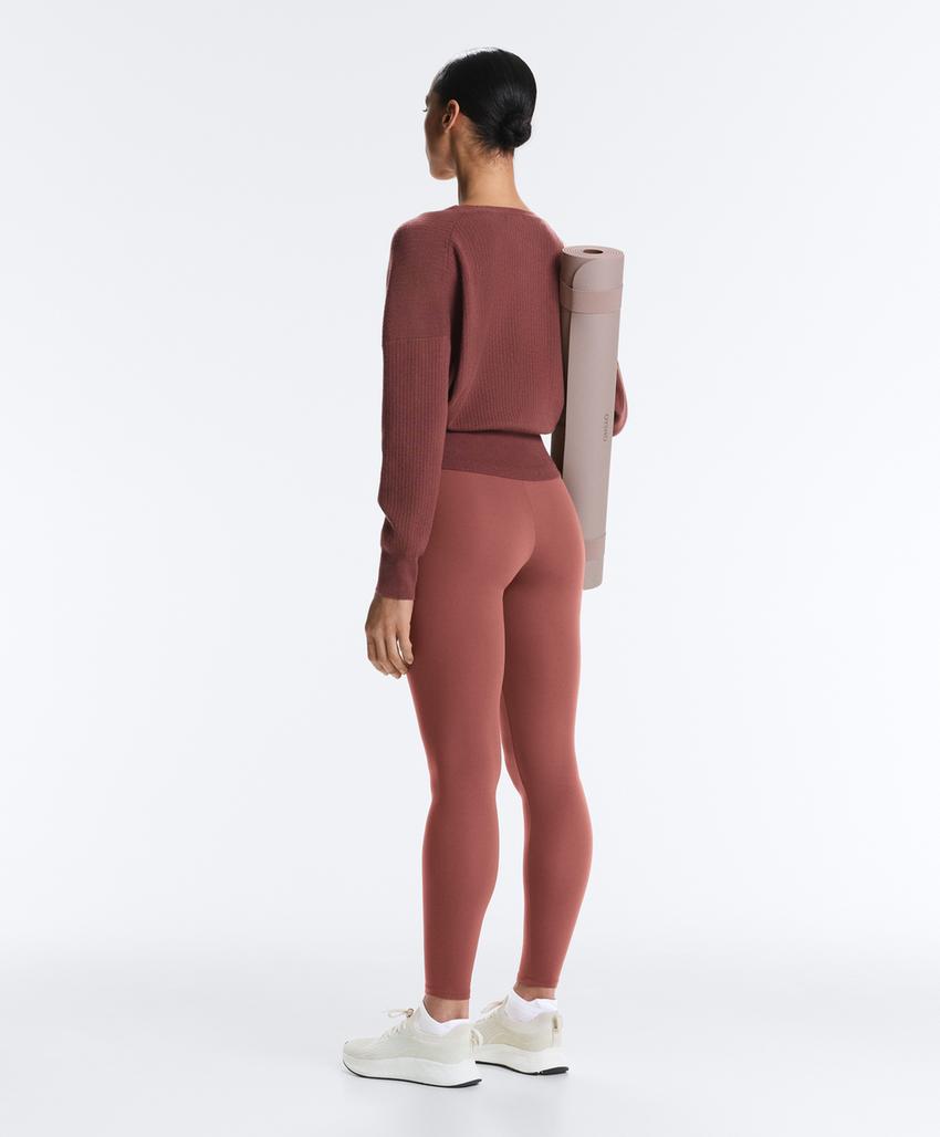 Пуловер с вязаным узором