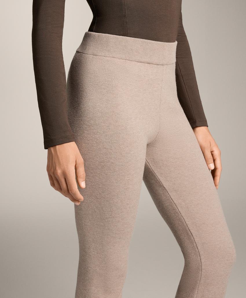 Трикотажные брюки с расклешенным низом