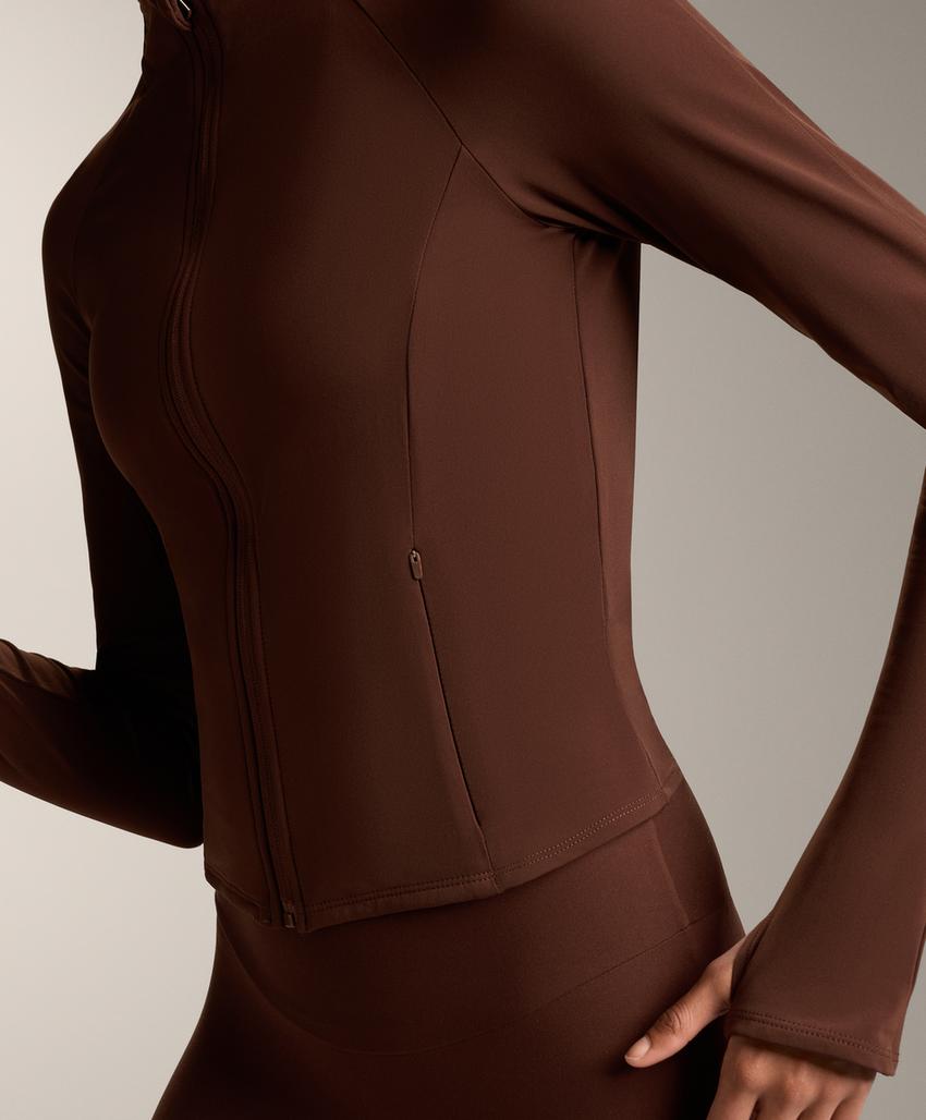 Легкая теплая техническая куртка