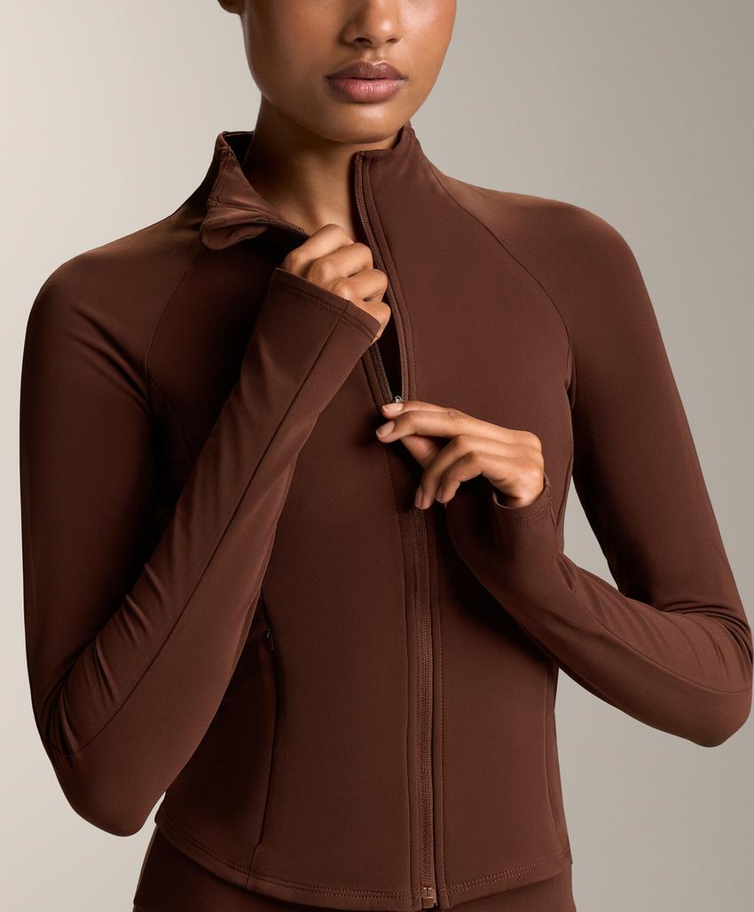 Легкая теплая техническая куртка