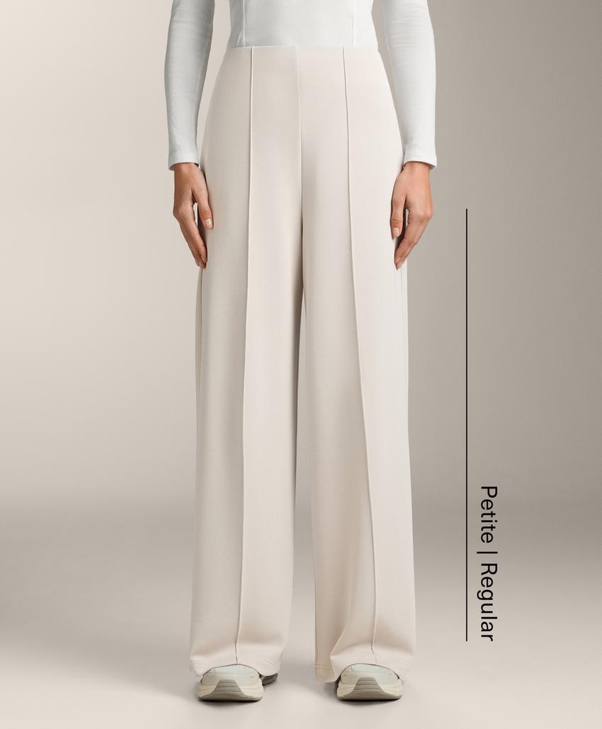 Прямые брюки с рельефным швом из модала с мягкой отделкой