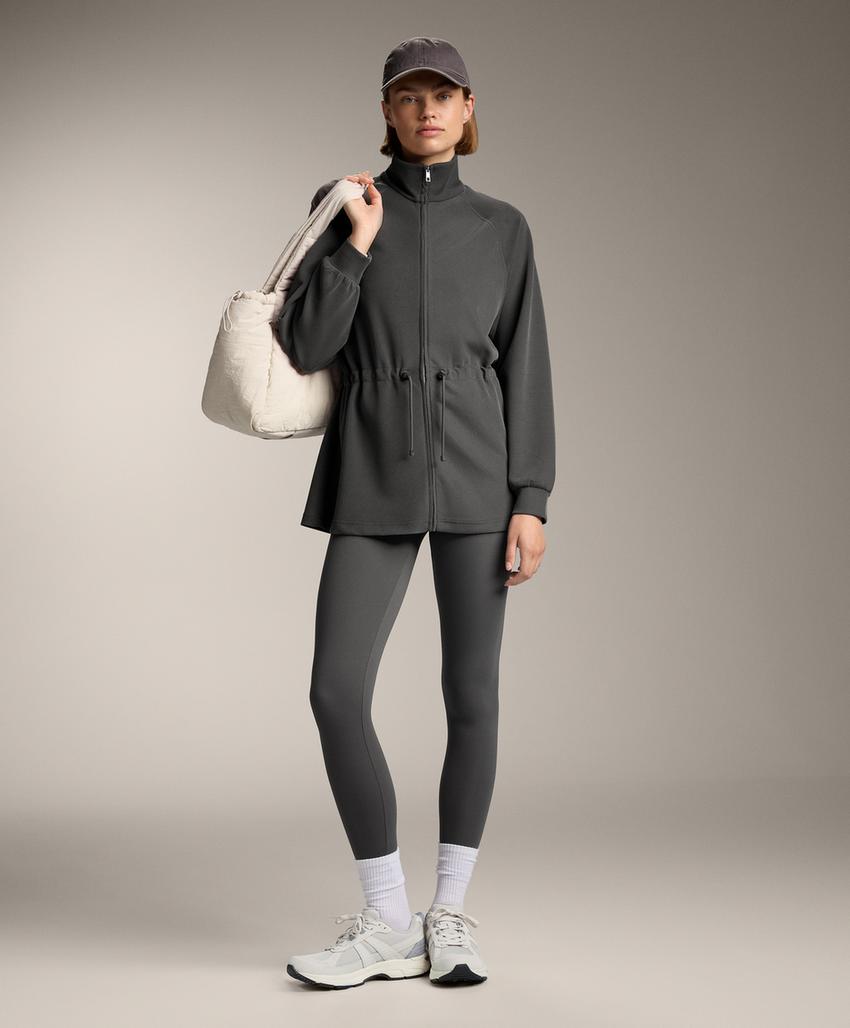 Длинная куртка в рубчик с регулируемым поясом из модала