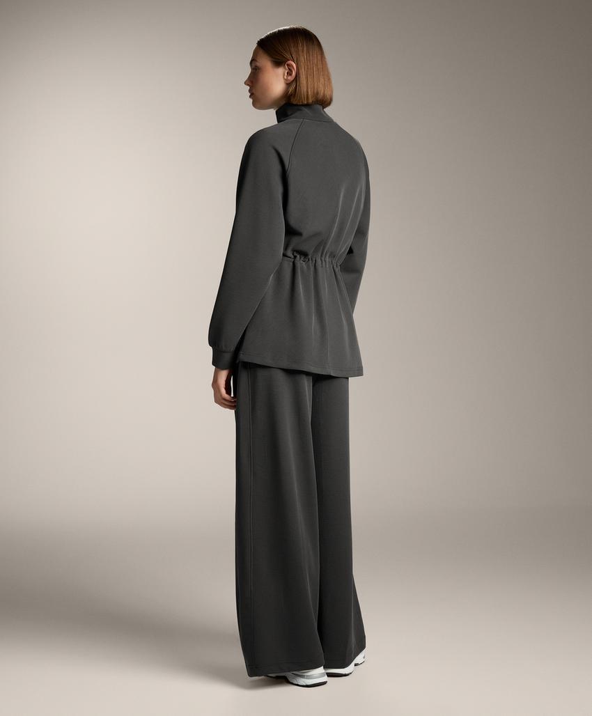 Длинная куртка в рубчик с регулируемым поясом из модала