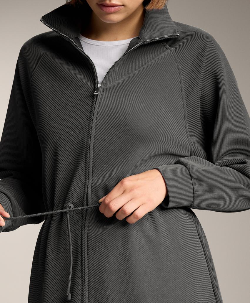 Длинная куртка в рубчик с регулируемым поясом из модала