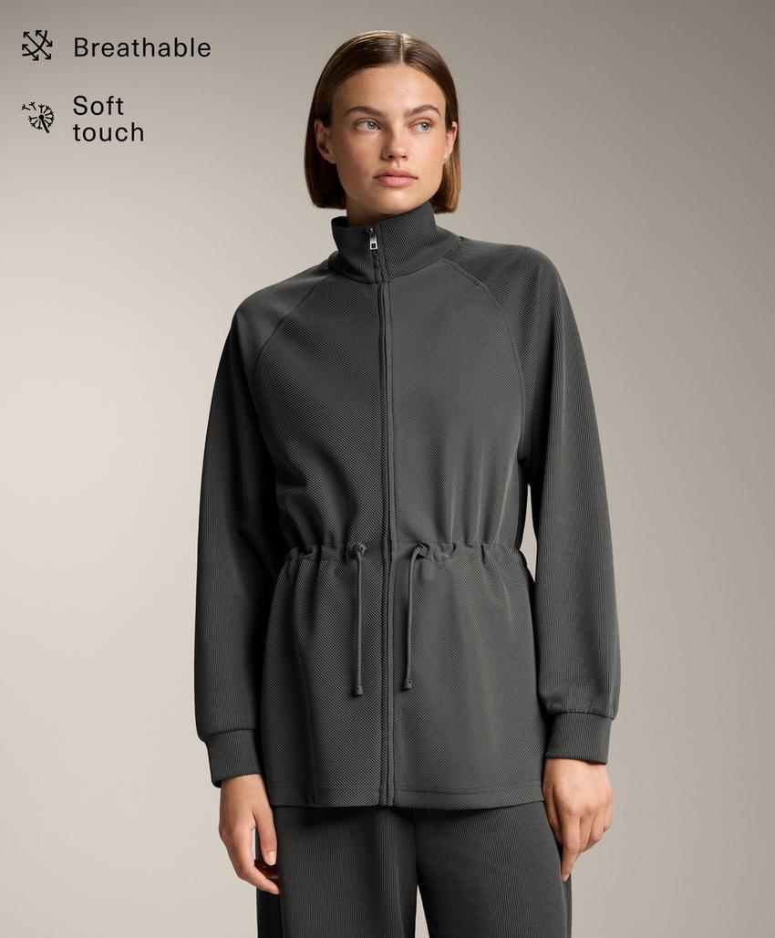 Длинная куртка в рубчик с регулируемым поясом из модала