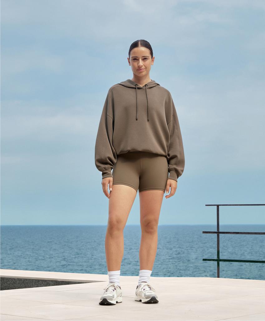 Худи с широким поясом из мягкого модала