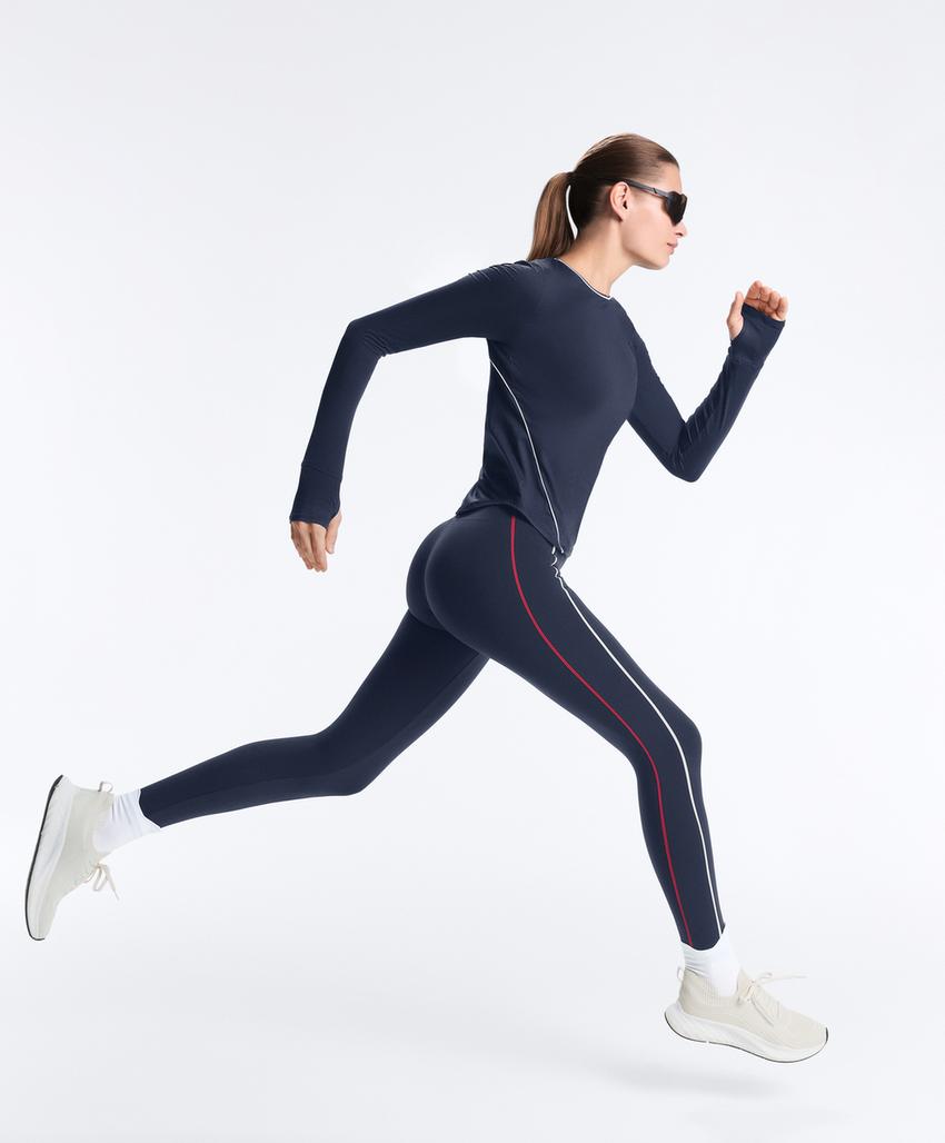 Футболка с длинным рукавом и техническими вставками