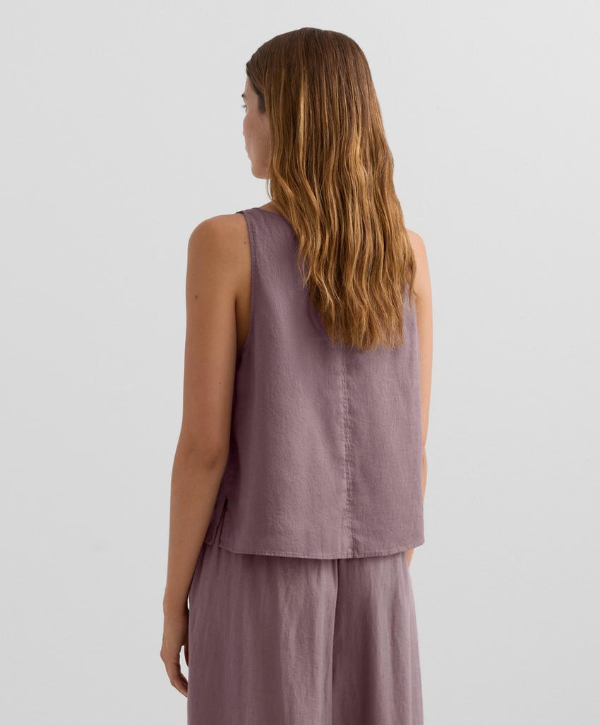 Топ с v-образным вырезом и бретельками из 100% льна