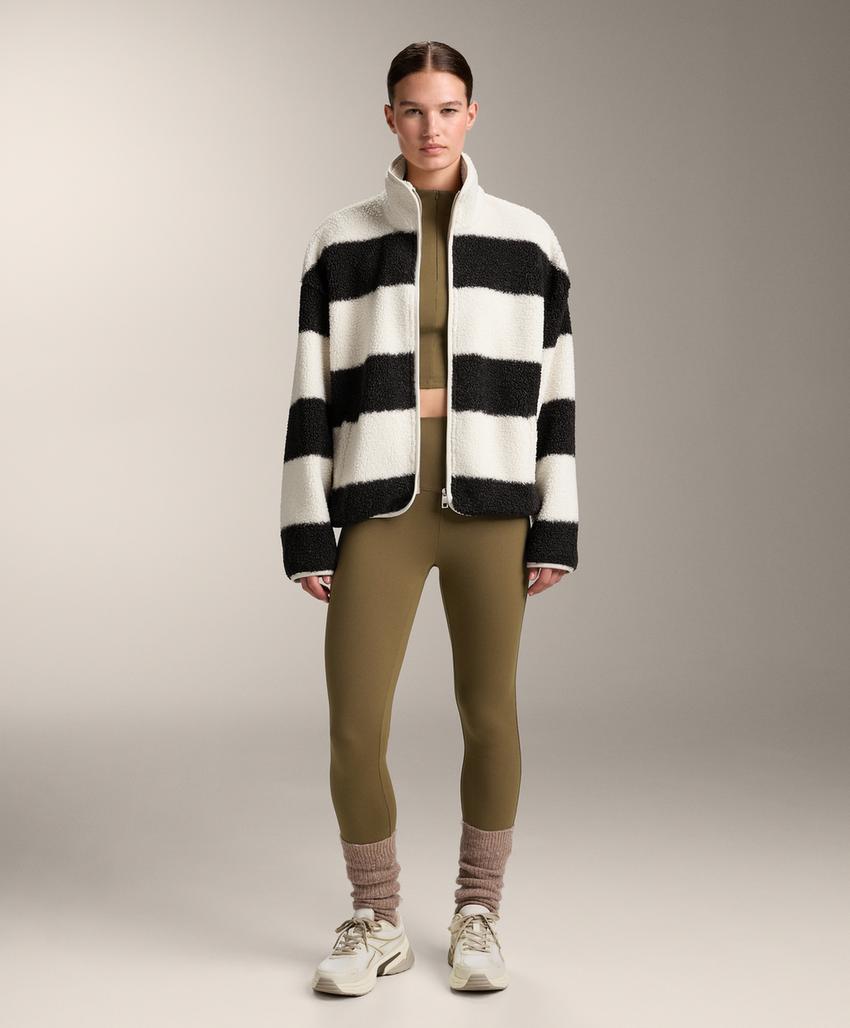 Куртка-бомбер из искусственной овчины в полоску