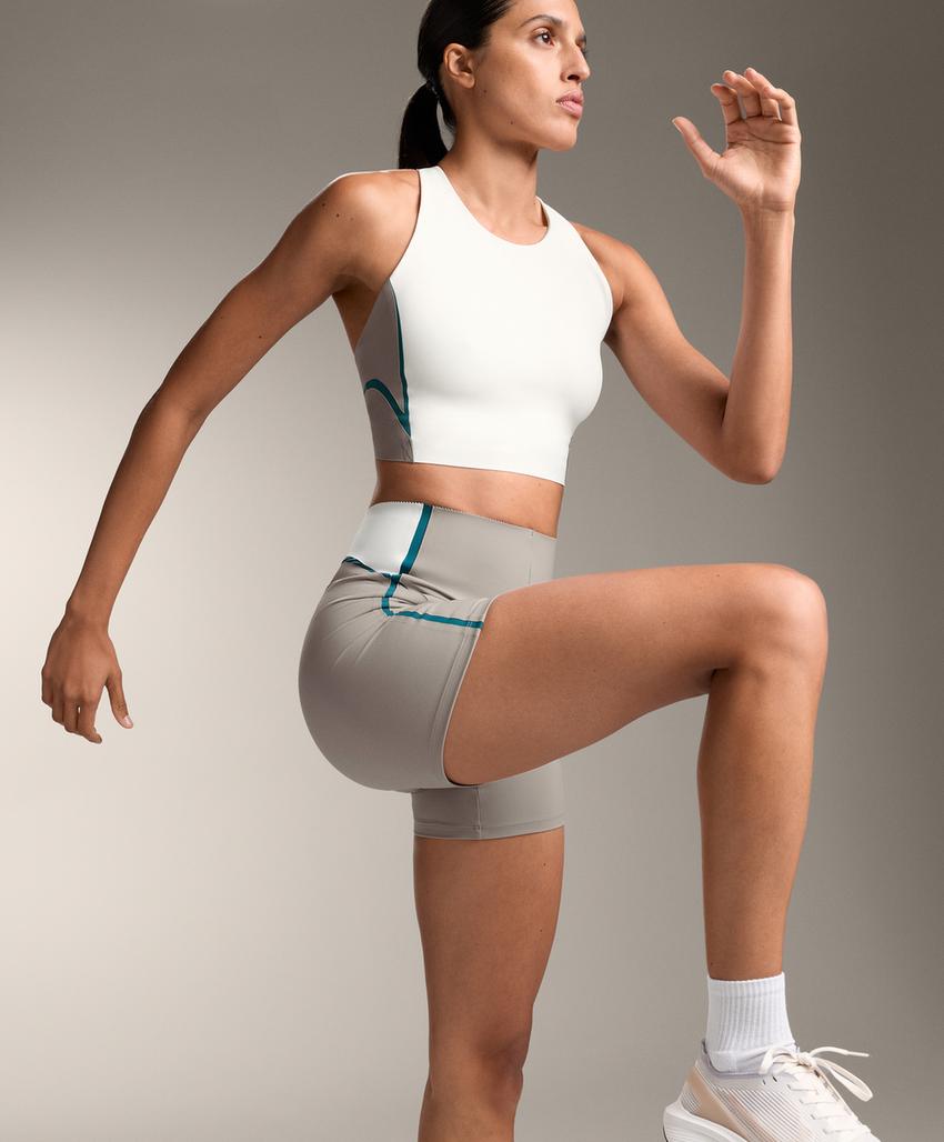 Шорты высокой посадки hot pants с компрессионными линиями и коррекцией фигуры 10 см