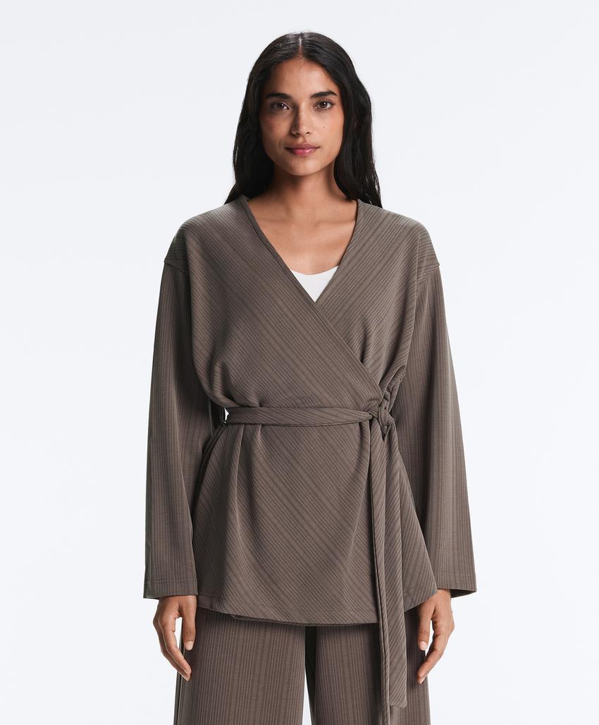 Длинный асимметричный пиджак с полосками из модала