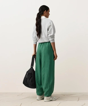 Брюки-BALLOON со швами из смесовой ткани с лиоцеллом и 24% льна- Заказать в России