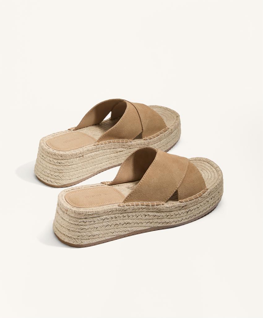 Сандалии на шпильке из разделанной кожи