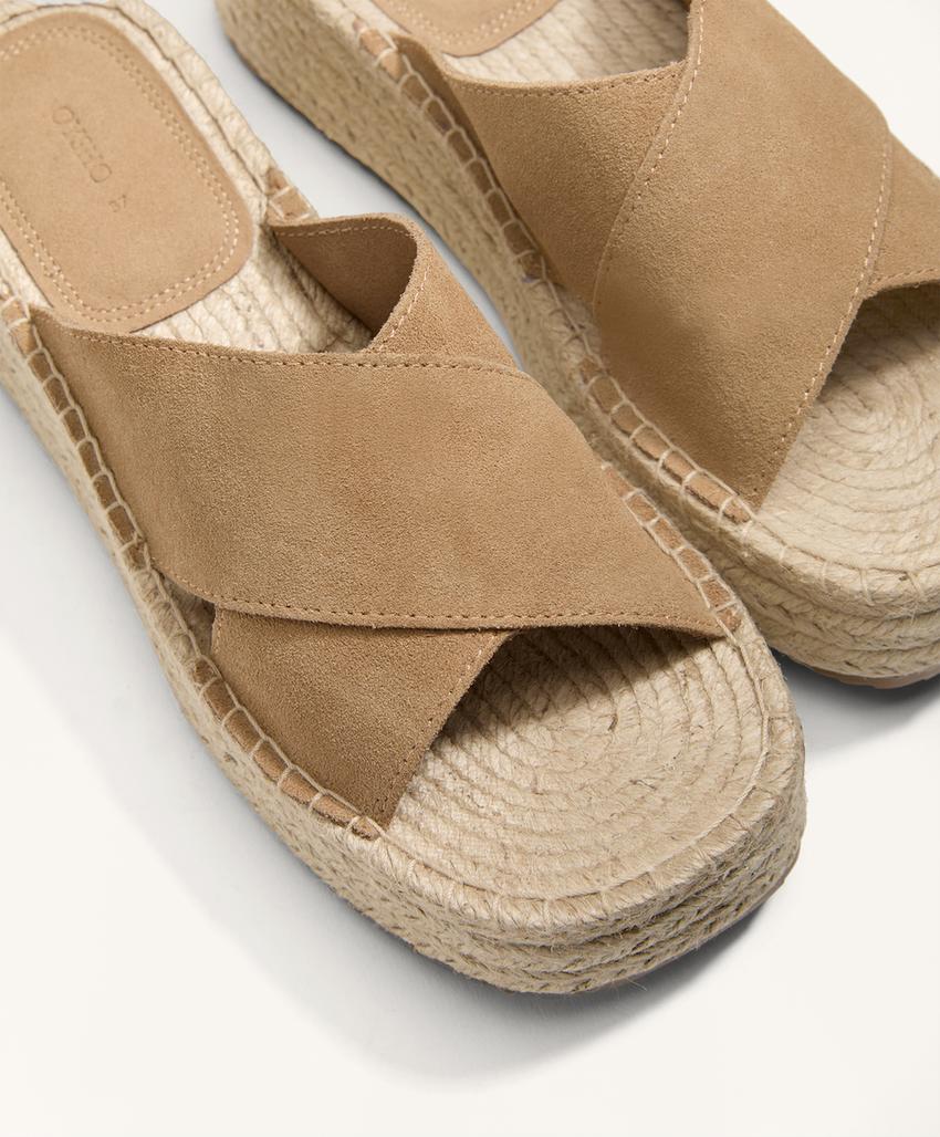 Сандалии на шпильке из разделанной кожи